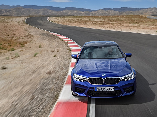  .  BMW M5   M xDrive