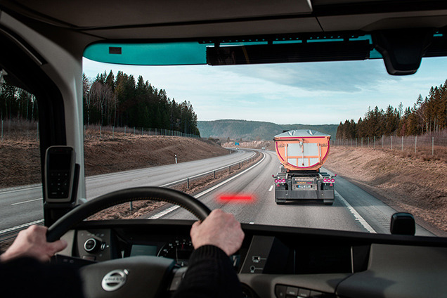 Volvo Trucks  Distance Alert      